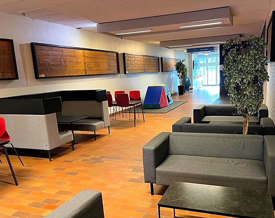 Hirtshals Idrætscenter - Vandrehjem - Hostel