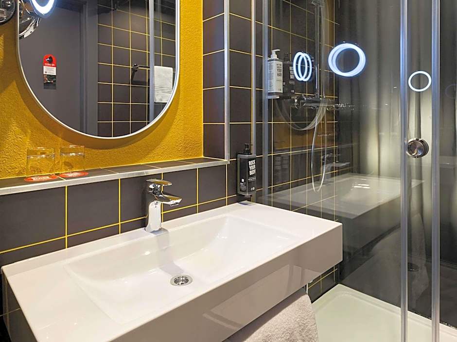 ibis Kyiv Beresteiska