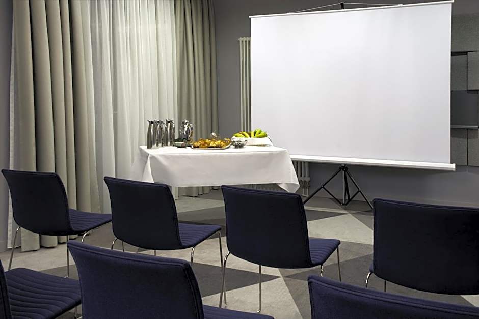 Holiday Inn Express Stuttgart Airport, an IHG Hotel