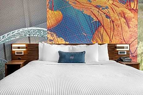 One-Bedroom King Suite - Non-Smoking