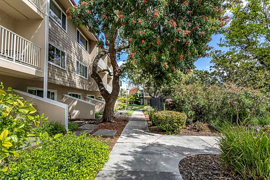 Best Western Plus Garden Court Inn
