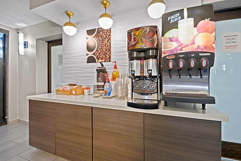 La Quinta Inn & Suites by Wyndham Sturbridge