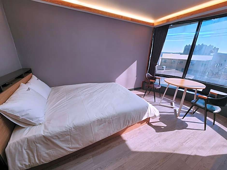 Yuna Hotel by Merciel