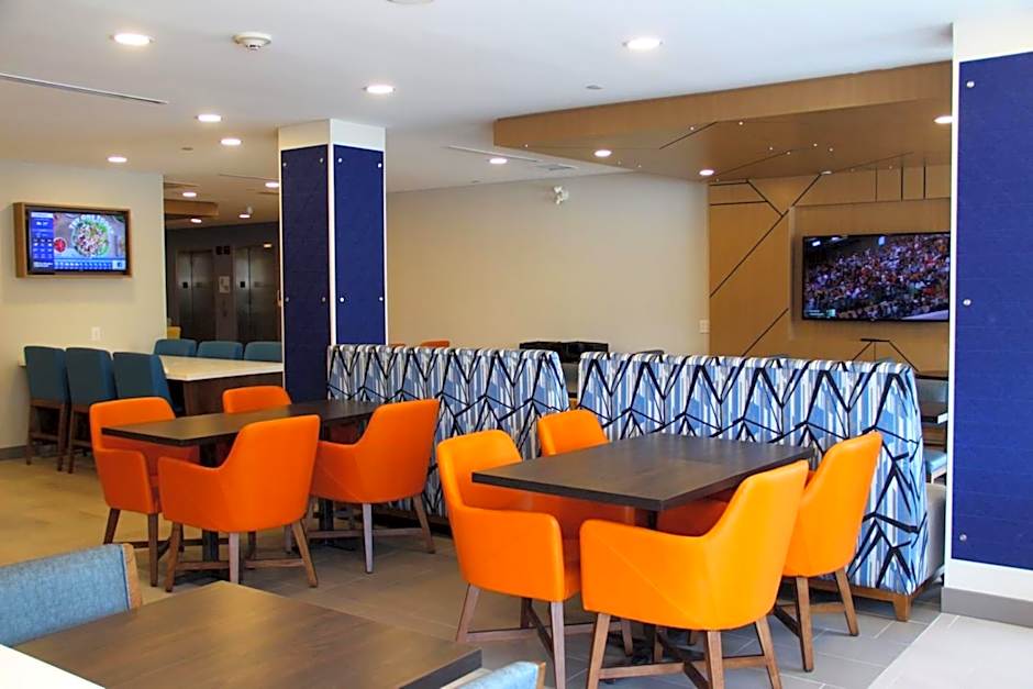 Holiday Inn Express & Suites Huntsville By IHG