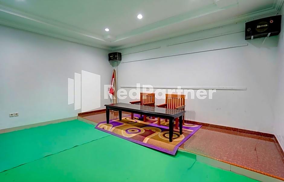 Hotel Miranda Bawean Mitra RedDoorz