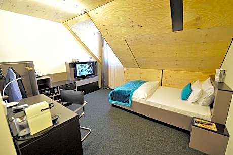 Comfort Queen Room