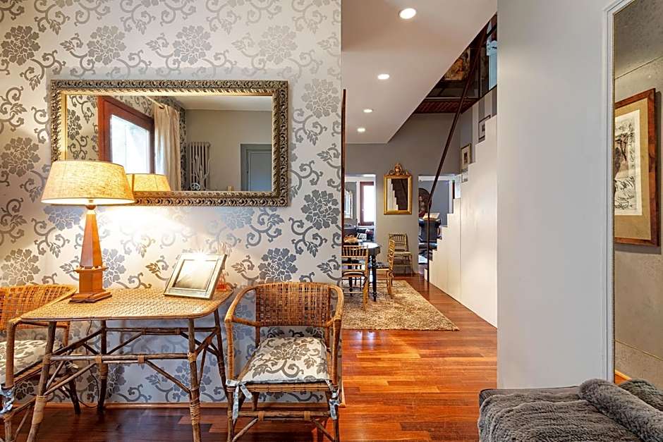 Charming House Iqs