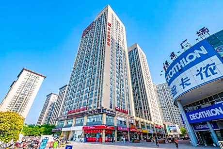ibis Luoyang Baolong Square Hotel