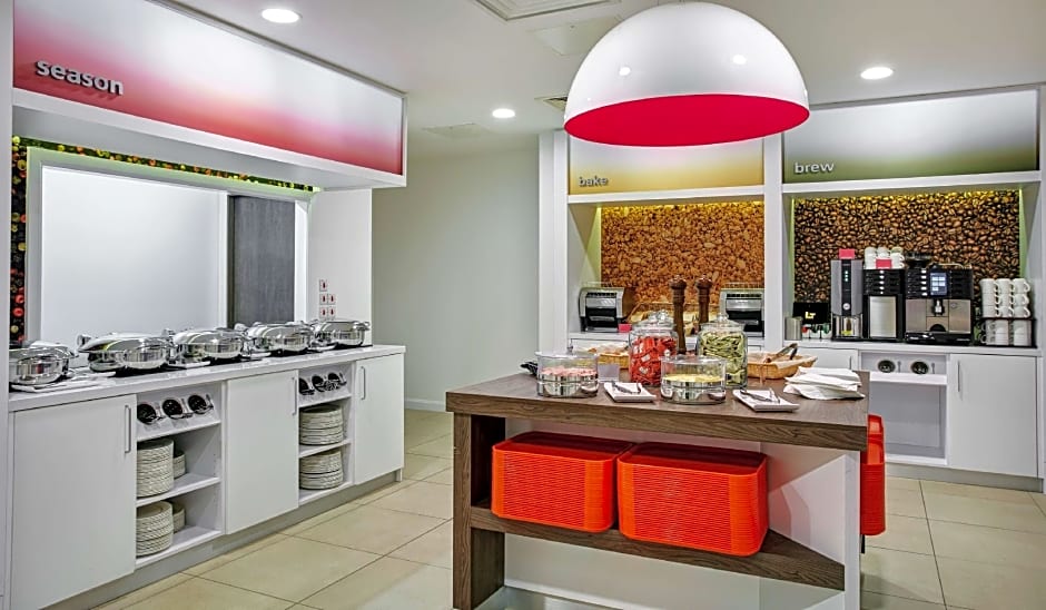 Hampton Bristol City