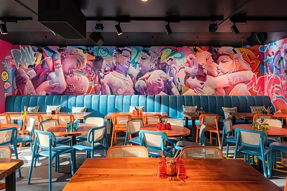 Superior East Wing Rooms by FIVE Zurich
