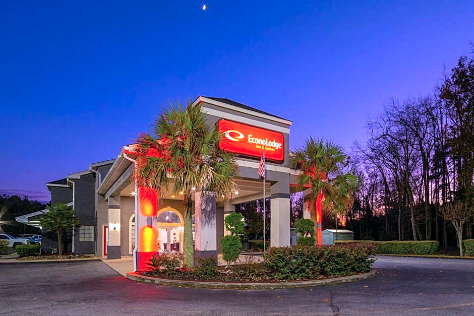Econo Lodge Inn & Suites
