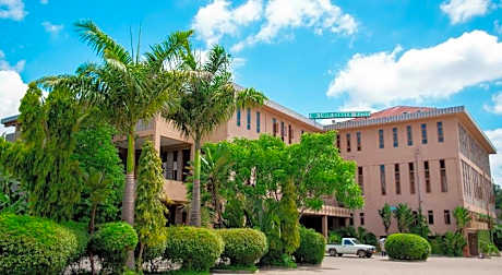 Lush Garden Hotel