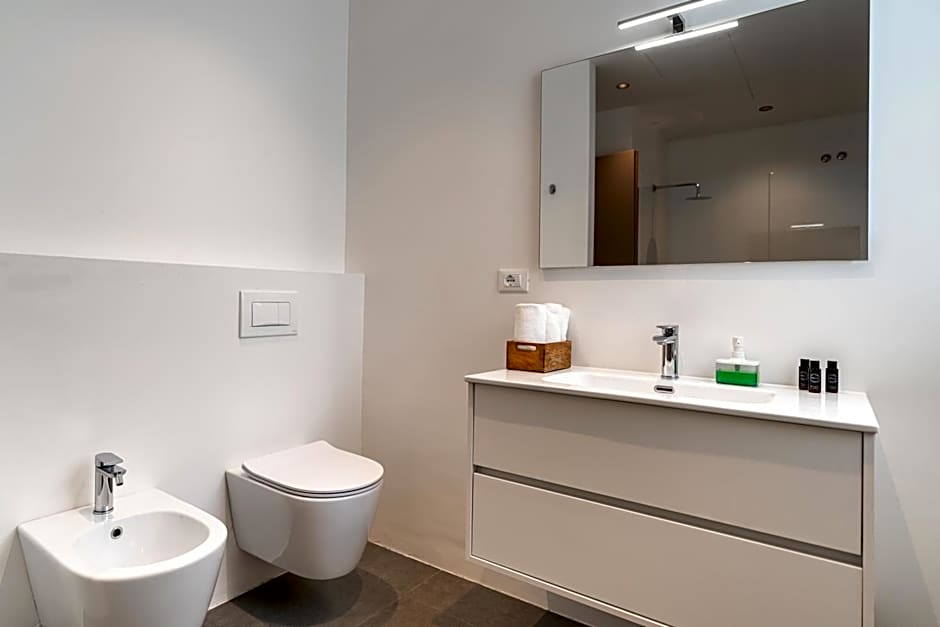 Amare Suite & Apartments