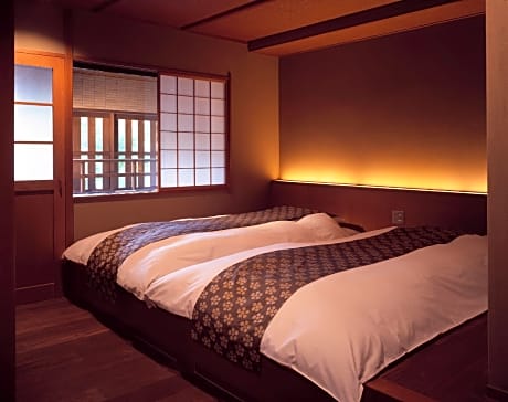Seoto Room with Counter Dining Area and Open-Air Bath