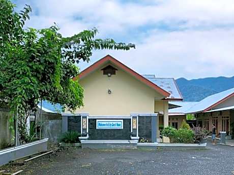 RedDoorz Syariah Near Danau Tes Bengkulu