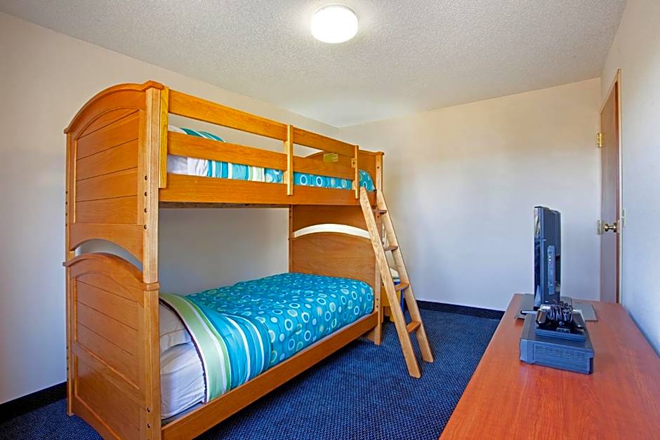 Photo 1 of 3 of Family 1 King Bed Suite