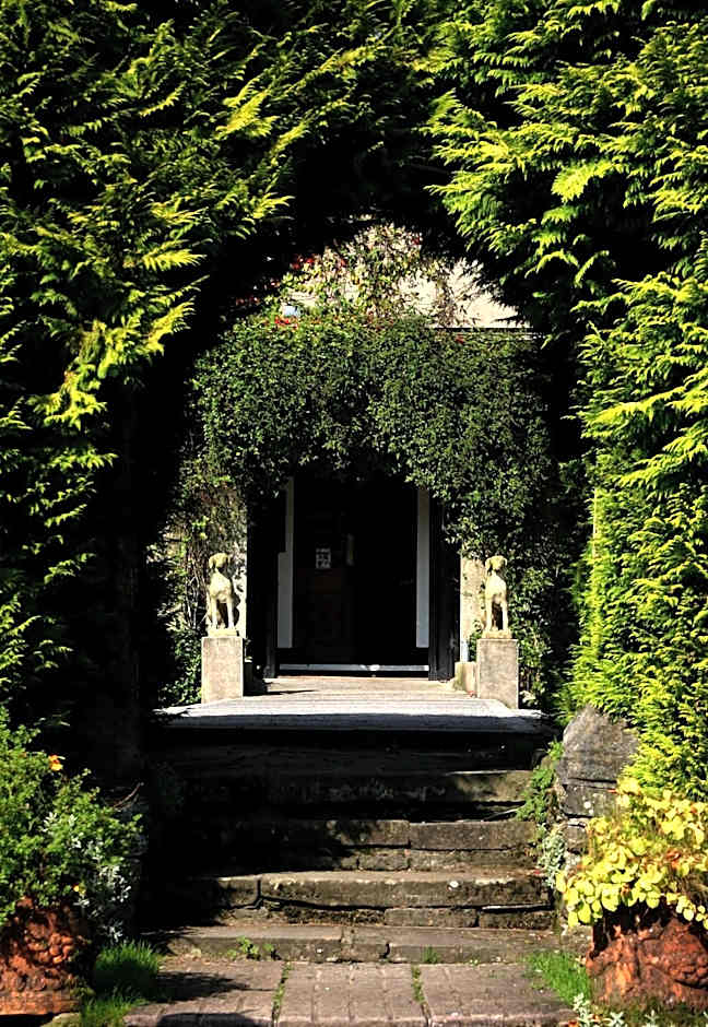 Ty Newydd Country Hotel