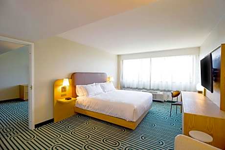 Two-Bedroom King Suite