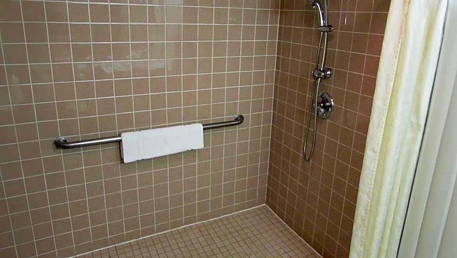 Magnuson Grand Pioneer Inn And Suites