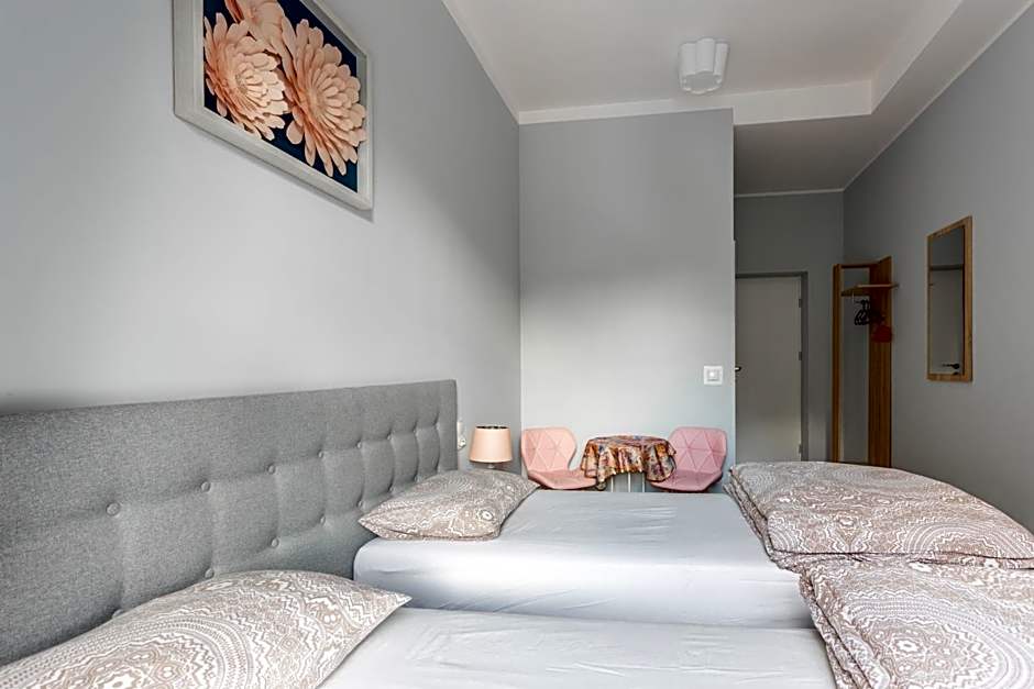 Babel Hostel, Dworzec PKP, Rynek