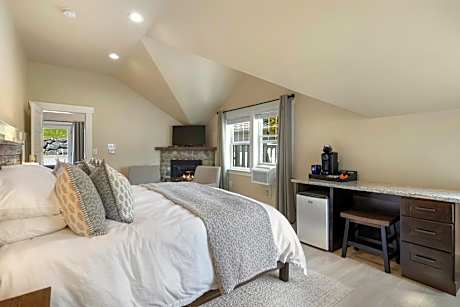 King Room, Partial Sea View