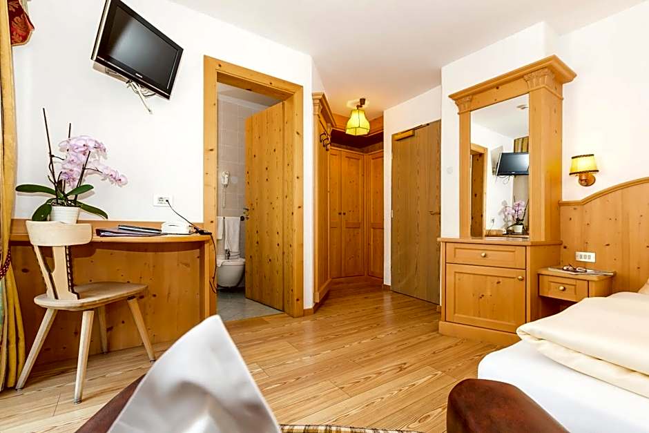 Hotel Alpenrose Dolomites
