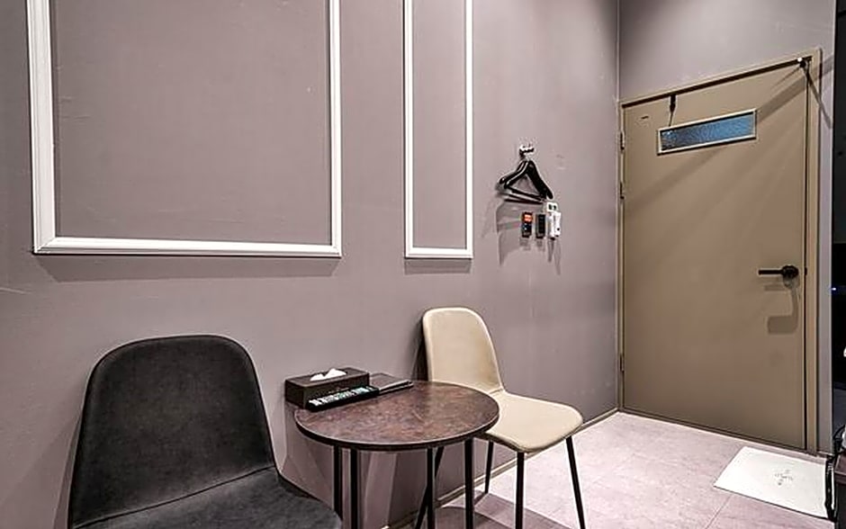 Hotel Hermes at Yongin Everland Station