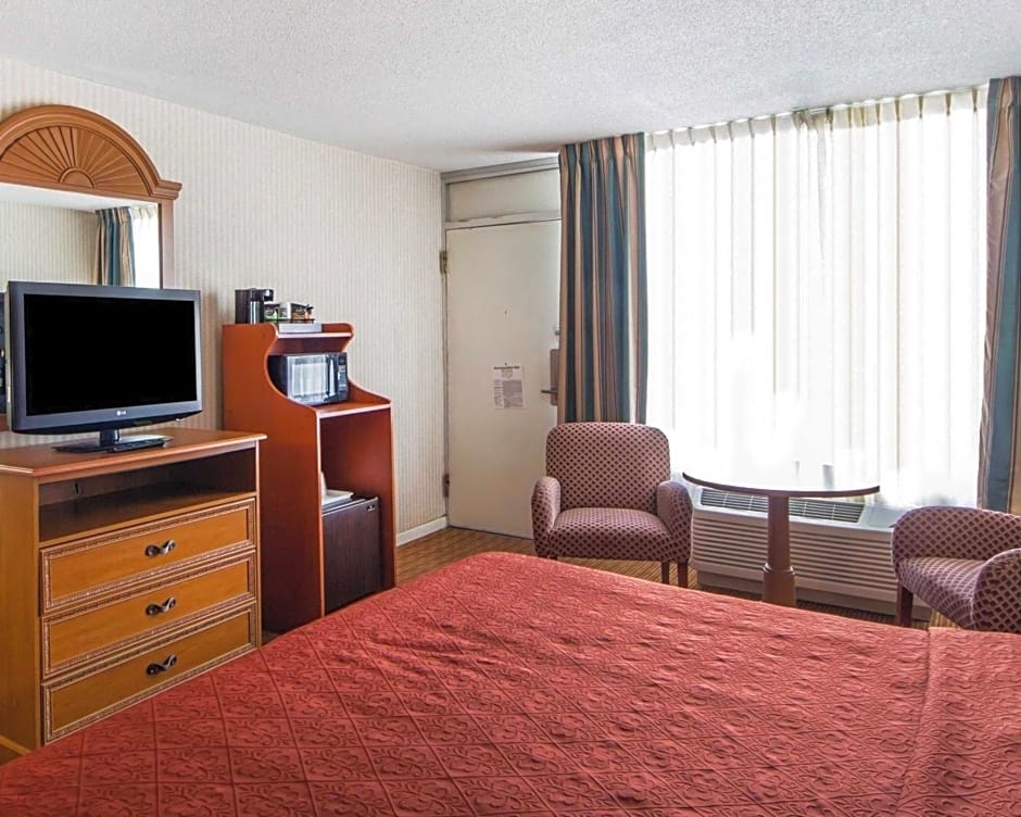 Quality Inn Ponca City Route 77