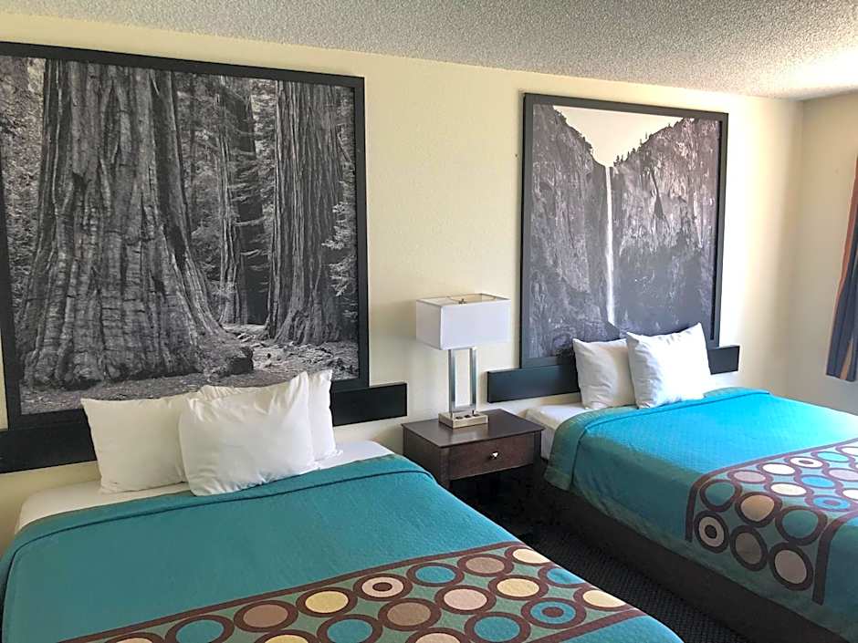 Super 8 by Wyndham Selma/Fresno Area