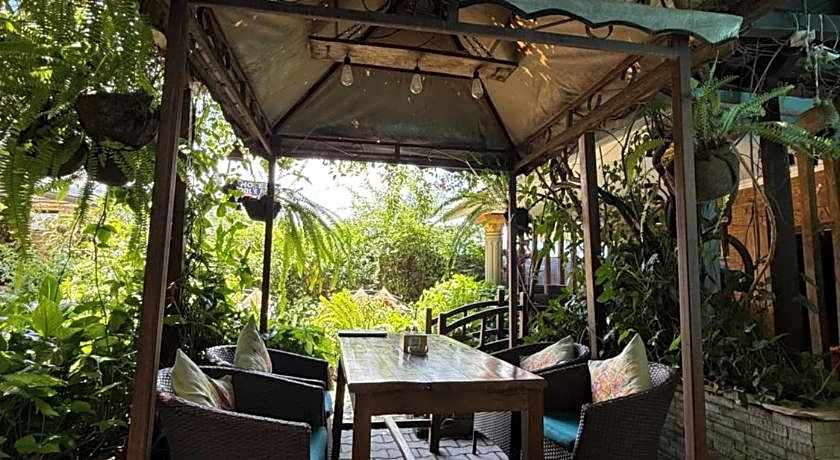 Hotel Middle Path & Spa