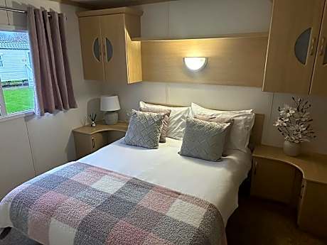 marine getaways caravan hire