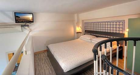 Studio (2 Adults)