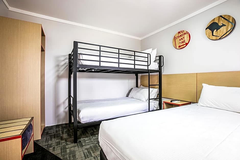 Nightcap at Jamison Hotel