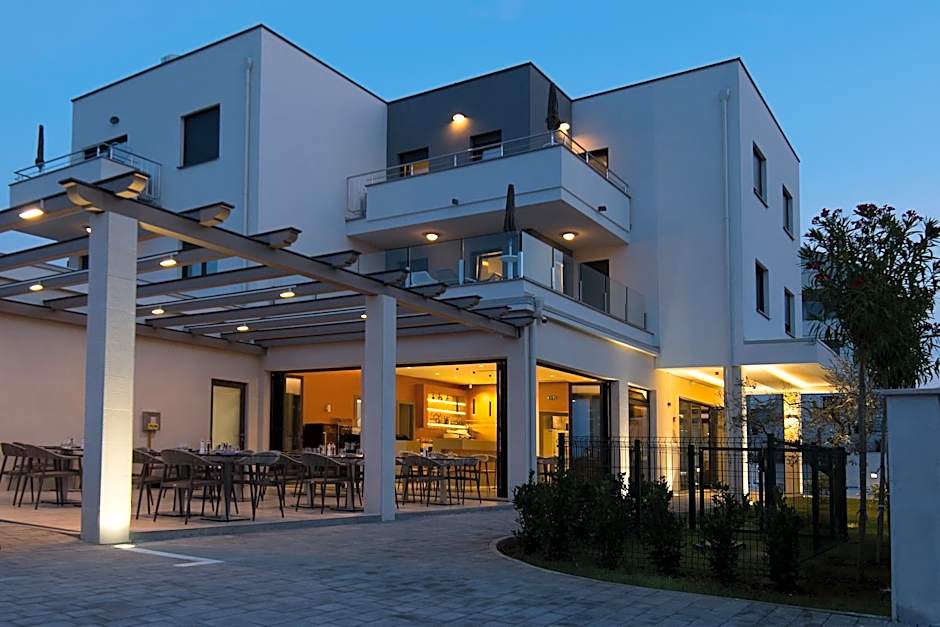 Aparthotel Punta Blu - POOL & SPA