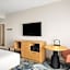 Hampton Inn & Suites Ontario