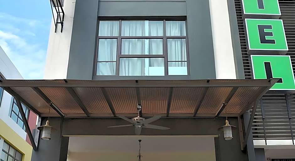 Putra One Avenue Hotel