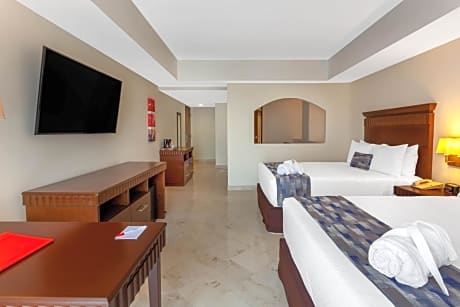 Junior Suite with Two Double Beds - Non-Smoking