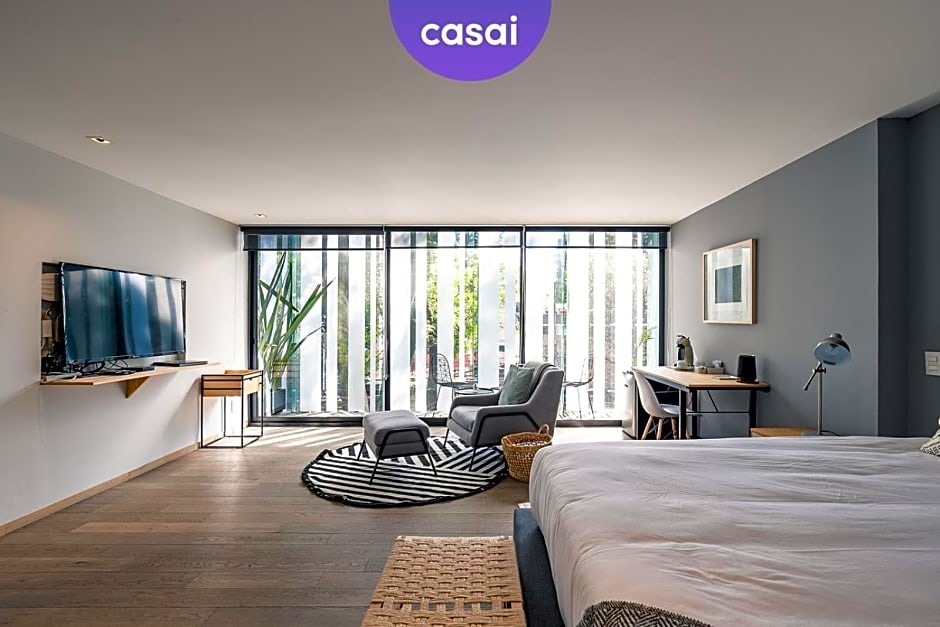 Casai Luxury & Designer Apt in the Best Location!