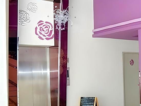 V8 Hotel (Guangzhou Xicun subway station store)