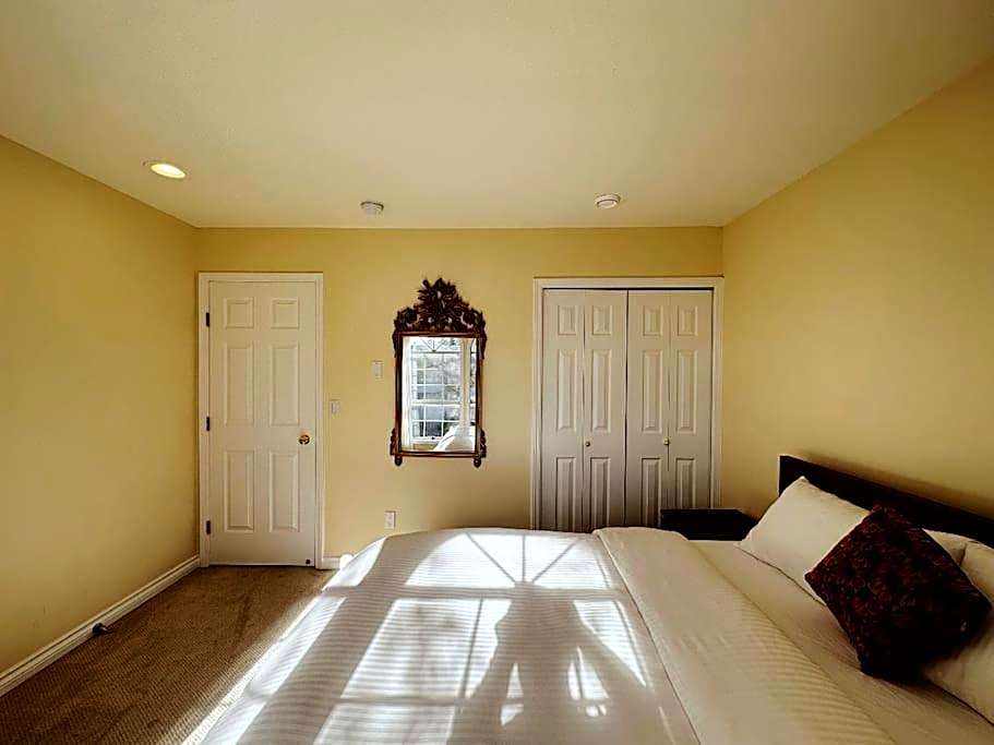 Super Cosy 8Bed & 6Bath in Vancouver heart near to airport and DownTown