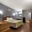 Scottish Inn & Suites