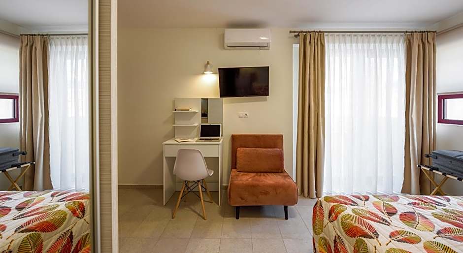 Elpiniki Luxury Rooms