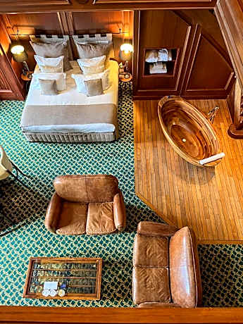 Lili's Suite Lake View - Spa Access Included