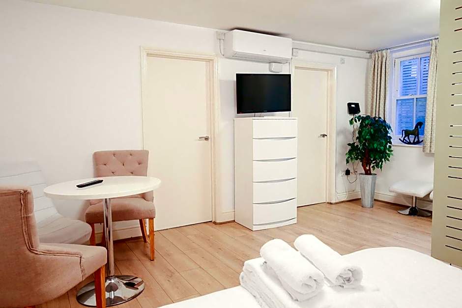 Cambridge City Studios by Paymán Club