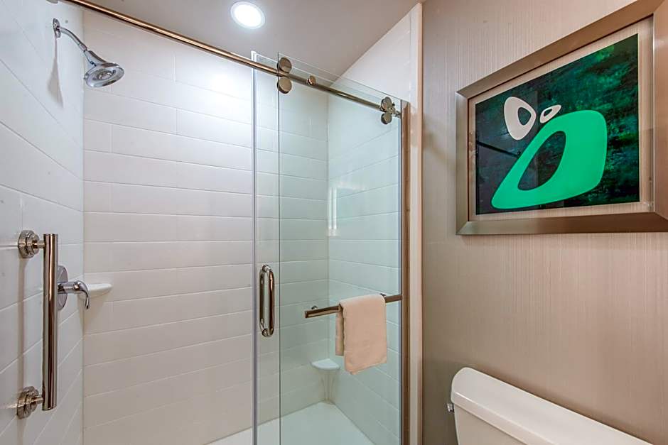 Holiday Inn Express & Suites Shawnee-Kansas City West By IHG