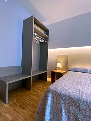 Deluxe Double Room (2 Adults + 1 Child)