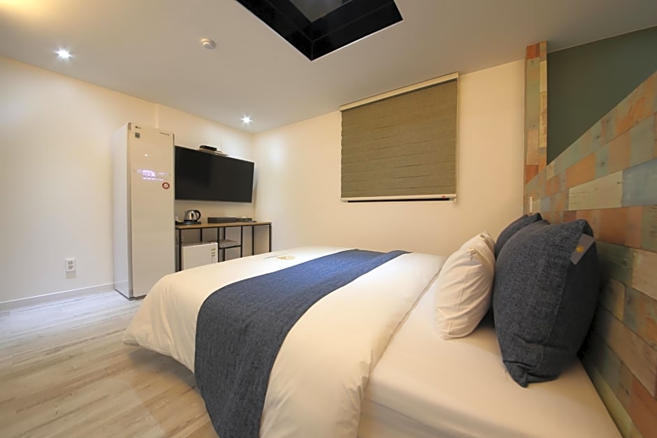 Two Nights Business Hotel