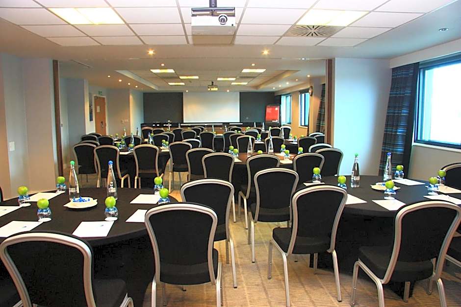 Holiday Inn Express London Heathrow T5 By IHG