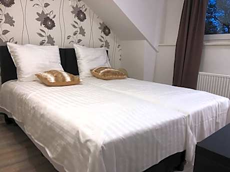 Standard Double Room with Shared Bathroom