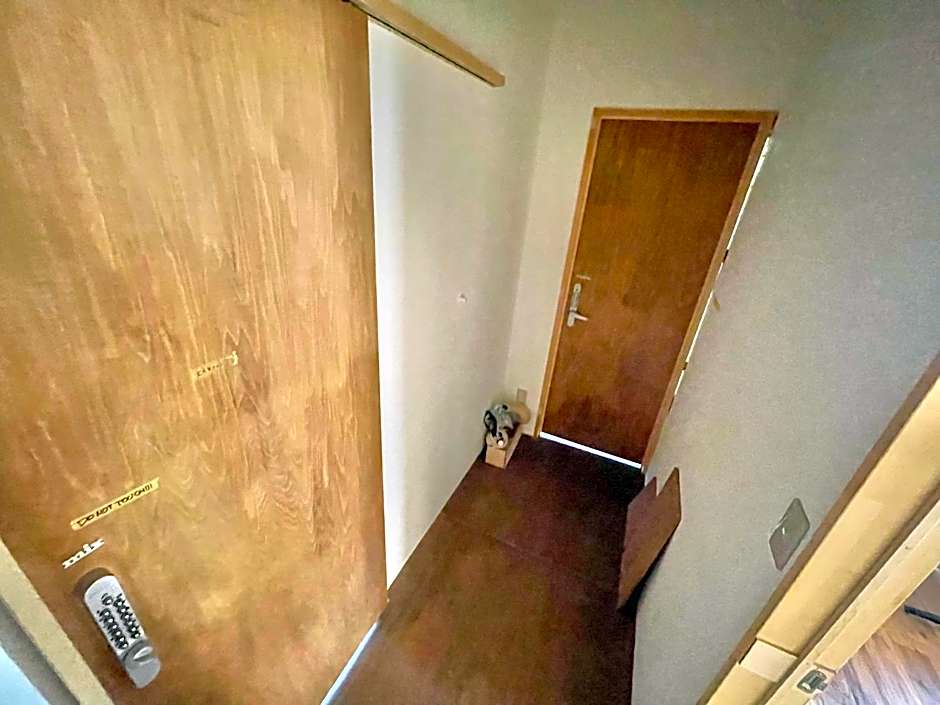 交流型ゲストハウス伊良部ジャーニーインIrabu Joureny INN#毎日みんなで夕食会#ゲストさんは20-30代が中心#海徒歩1分#空港車で5分#本格フィンランドサウナ付き#海と星と夕日が見える屋上あり